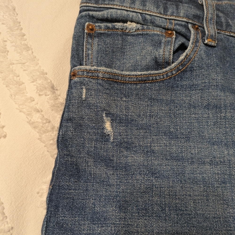 Abercrombie & Fitch Mom High Rise Distressed Blue Jeans - Picture 4 of 6